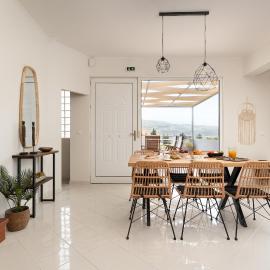 Pithos Apartment