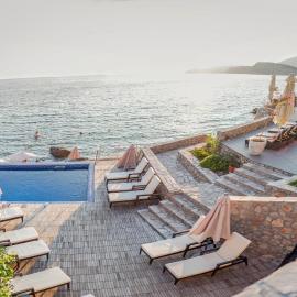Love Live Hotel, hotel Sutomoréban