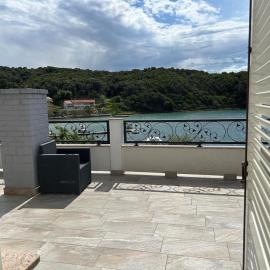 Kuki Appartements Rab, hotel in Supetarska Draga