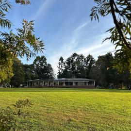 Maleny Retreat - Enjoy a stay with friends and family - Sleeps 14! 2 night min