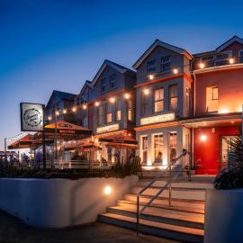Tommy Jacks Beach Apartments, khách sạn ở Bude