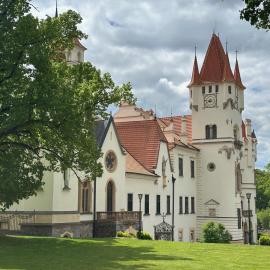 Zámek Žinkovy, hotell i Žinkovy