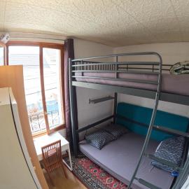 Chambre 2 lits pour 4 personnes métro 5, hotell i Bobigny