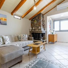 Four 4Season - Beach Access & Amazing View Retreat in Nea Makri