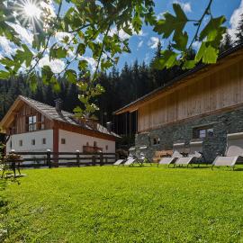 Silentium Dolomites Chalet, hotel Monguelfóban