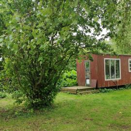 Byvej 24 Gipsywaggon, hotel in Fåborg