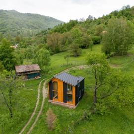 Cabana Magic Pine Nest, hotelli kohteessa Gura Teghii