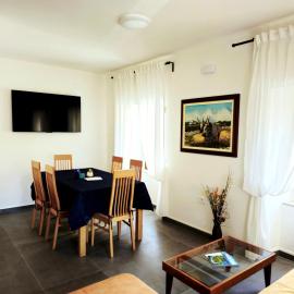 Apartment Veronica - Spacious 3BR Townhouse for 6 Guests at Great Value, hotel a Brtonigla