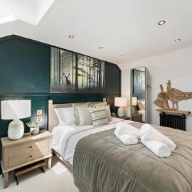 Gorgeous 3 Bedroom, 225 year old cottage