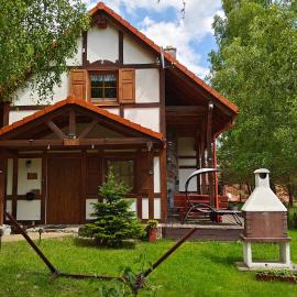 Domek na Kaszubach - Brzozowy Raj Kaszubska Ostoja, hotelli kohteessa Barkocin