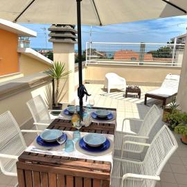 Casa Vivì, hotel in Porto SantʼElpidio