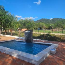 Cabaña Alpina - Ecos del Cerro, hotel sa Paraguarí