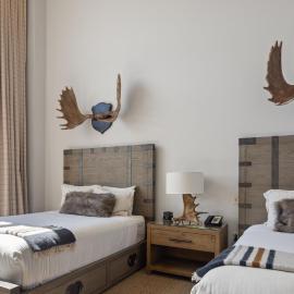 1535 Guest Room Spruce Peak Lodge at Stowe Mt Resort Sleeps 4