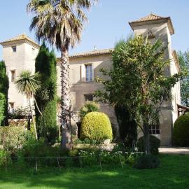 Appartement convivial à Uzès 85 m² avec terrasse_2, hotel in Uzès