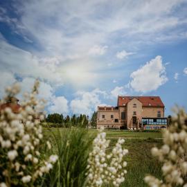 Folwark Pszczew, Hotel in Pszczew