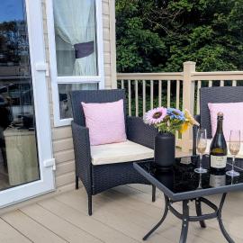 63 The Lea with decking Trevella Holiday Park, Hotel in Crantock
