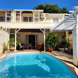 Bungalow Forgetti at Trou aux Biches with private swimming pool - 30m from Sea, hotel in Trou aux Biches