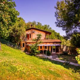 Bed & Breakfast Duchessa - 2 Private Rooms with Ensuite Bathrooms, хотел в Lapedona