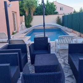 villa climatisée avec grande piscine