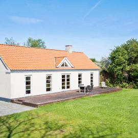 2 Bedroom Beautiful Home In Rude, hotel a Rude