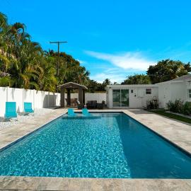 Modern 1 bedroom Vacation apartment with Pool C, hotel i Delray Beach