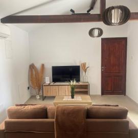 Monolithos Cottage, hotel in Pachna