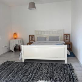 Zimmer - Ferienwohnung mit Segelmöglichkeit, hotell i Jois