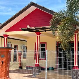 Homestay Adilah D, hotel a Selising