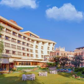 Hotel Yak & Yeti، فندق في كاتماندو