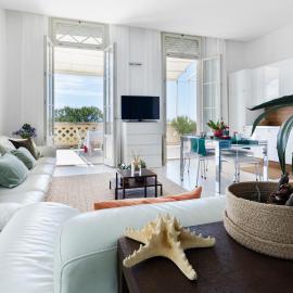 Amazing Sea View Flat, hotel in Tirrenia
