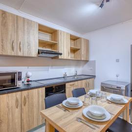 New! Modern Studio in central Malta by SF Homes, hotel v destinácii Msida