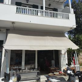 Niki Rooms, hotel em Tinos