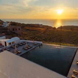 Serenità Luxury Suites, hotel di Akrotiri