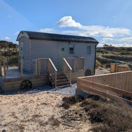 Shephards Hut by the Beach, khách sạn ở Findhorn