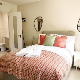 George Apartments, hotel u gradu 'Broadway'