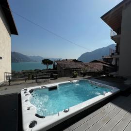 Riva di Solto में, होटल Casa Gina with pool and lake view