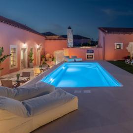 Arhontiko Arhanes Suites, hotel in Archanes