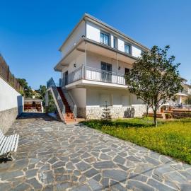 Villa in Sant Genís near Costa Brava Beaches, hotel a Palafolls