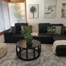 Sleeps 10 Fully renovated Firepit and pool table