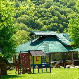 Grand Tara Rafting Resort, hotel in Foča