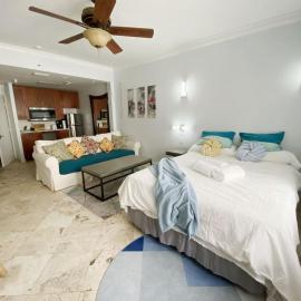 Right on the Beach Ocean Dr Secured Condo 206