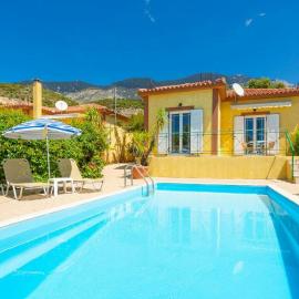 Villa Russa Alexandros، فندق في ترابيزاكي