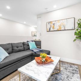 Downtown Apartment Steps to ByWard Market, hotel v mestu Ottawa