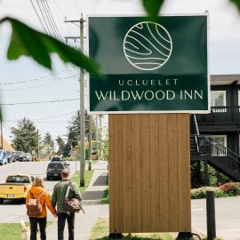 Ucluelet Wildwood Inn, хотел в Уклуелет
