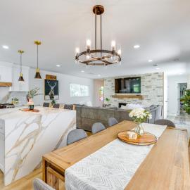Walk to The Village Shops/Eats: Big Bear Lake Home