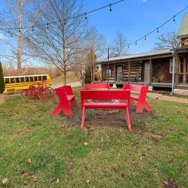Adorable Augusta Cabin, Hotel in Augusta