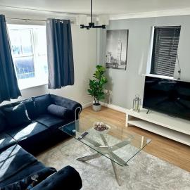 Sianavi Apartments - Caspian Way, Purfleet, hotell sihtkohas Purfleet