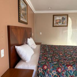 La PETITE ROUGE MOTEL