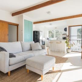Bayview Cottage - Serene Escape between Beach & Bay