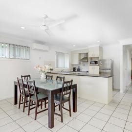 4Bed Family Home -Golden Moments